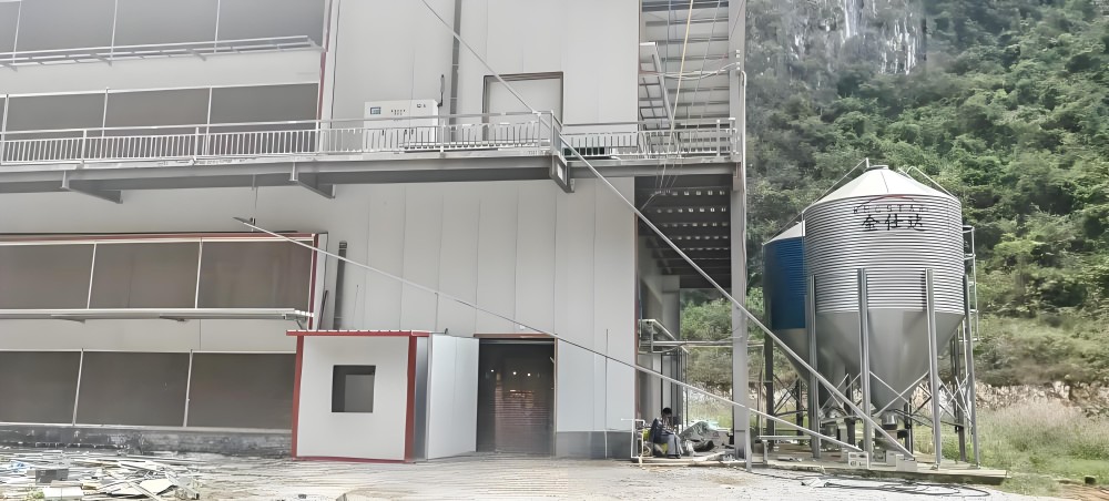 9CLXD-2-6324型楼房式双六层层叠式行车喂料养殖设备